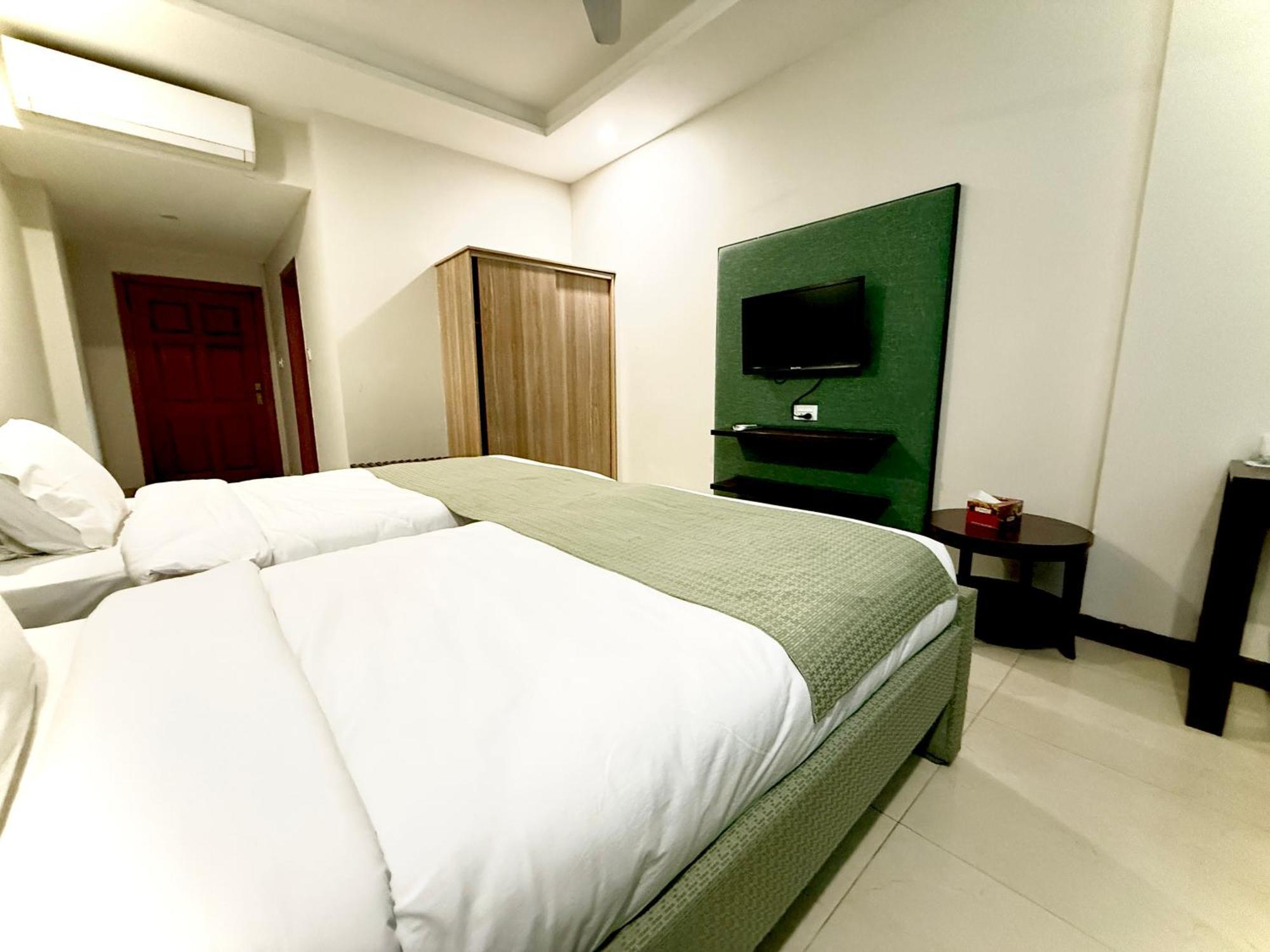 Atlas Hotel Islamabad Zewnętrze zdjęcie
